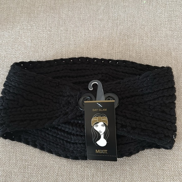 Headband with beaded bow. New. - Picture 2 of 4